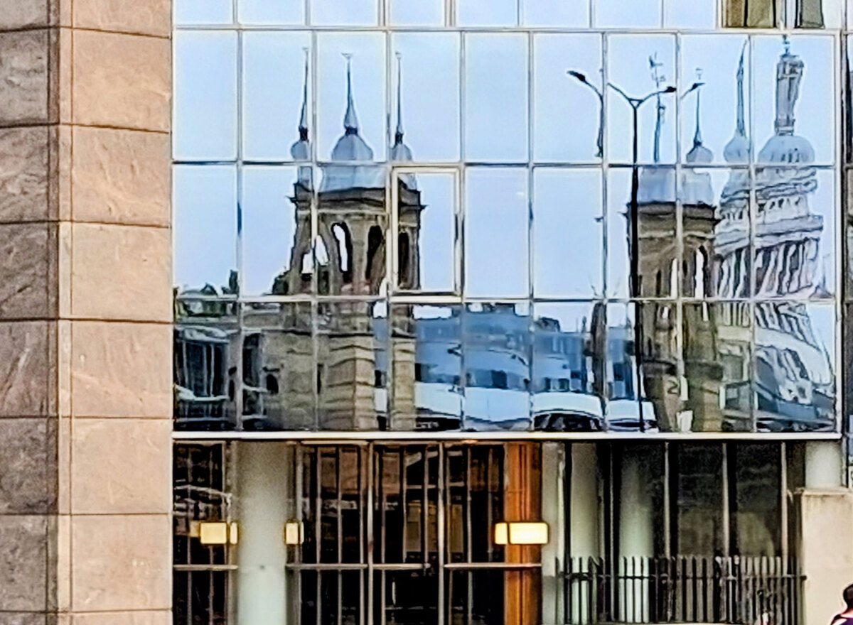Reflections from London Bridge : Pam